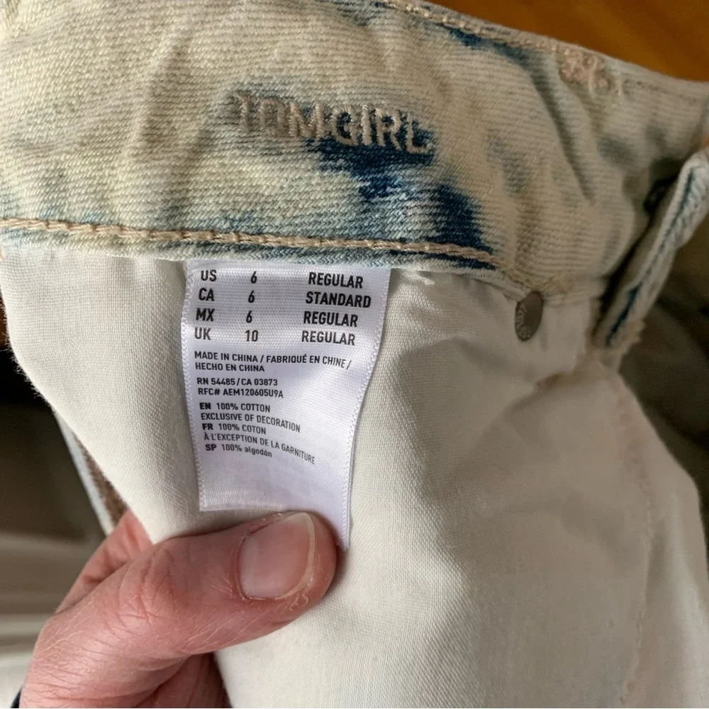 American Eagle Outfitters Light Wash Jeans - Picture 5 of 5